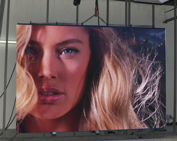 Indoor Full Color LED Display with 2200cd/sqm Brightness and 2 Years Warranty for Stage Rental 256mm x 128mm